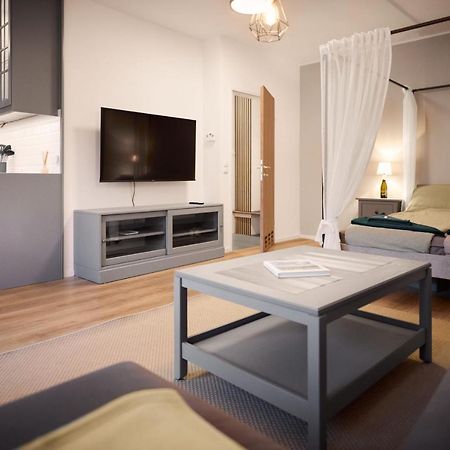 Ausg'Steckt - Wine Flat Modling - Great Location Apartment Exterior photo